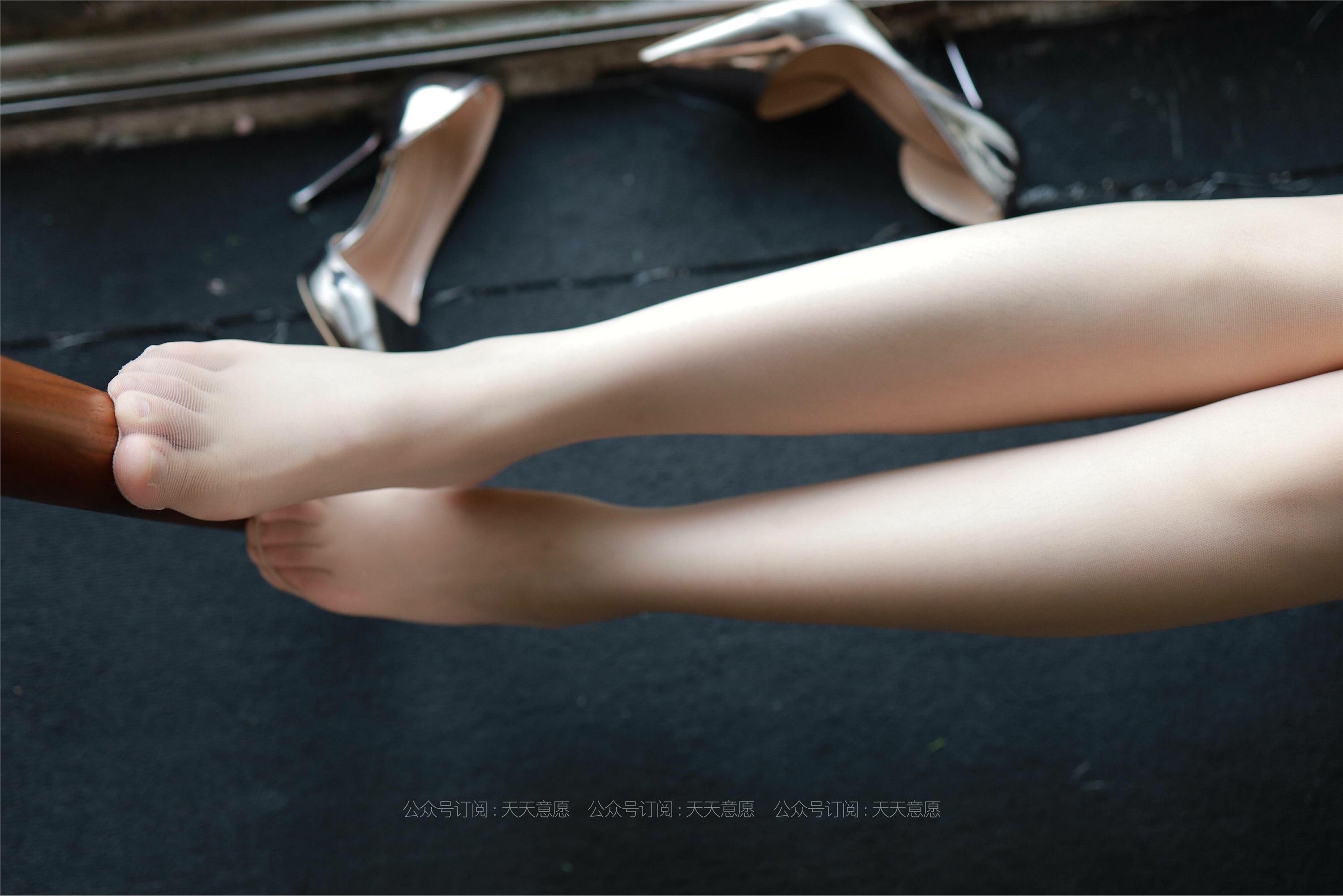 IESS异思趣向  2021.08.16 丝享家891：小婕《黑色包臀裙》